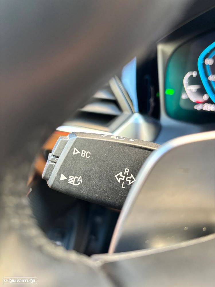 BMW 330 e Pack Desportivo M Auto - 23