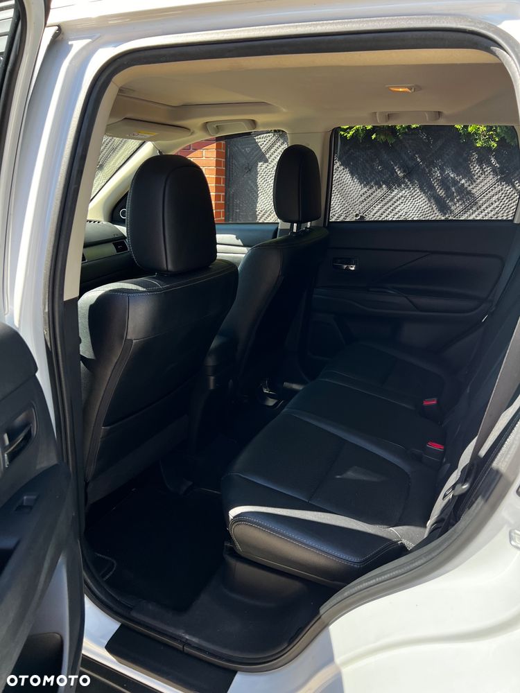 Mitsubishi Outlander 2.0 Instyle Navi 4WD CVT - 7