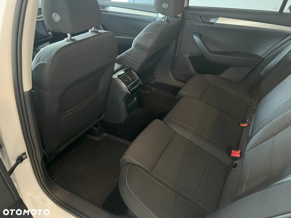 Skoda Superb 1.4 TSI ACT Ambition - 10