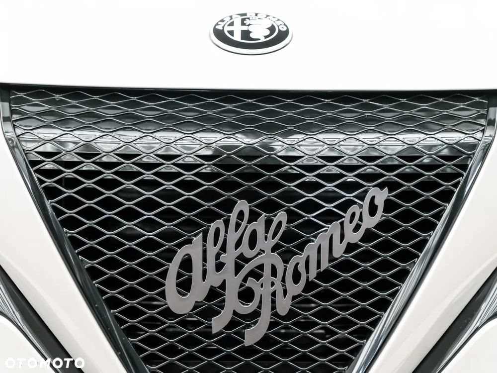 Alfa Romeo Junior 1.2 VGT Ibrida Ti - 11