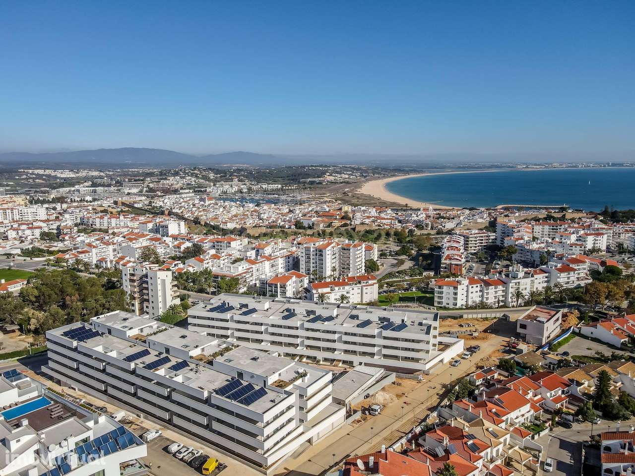 Penthouse inserida num condomínio privado na cidade de Lagos - Grande imagem: 2/30