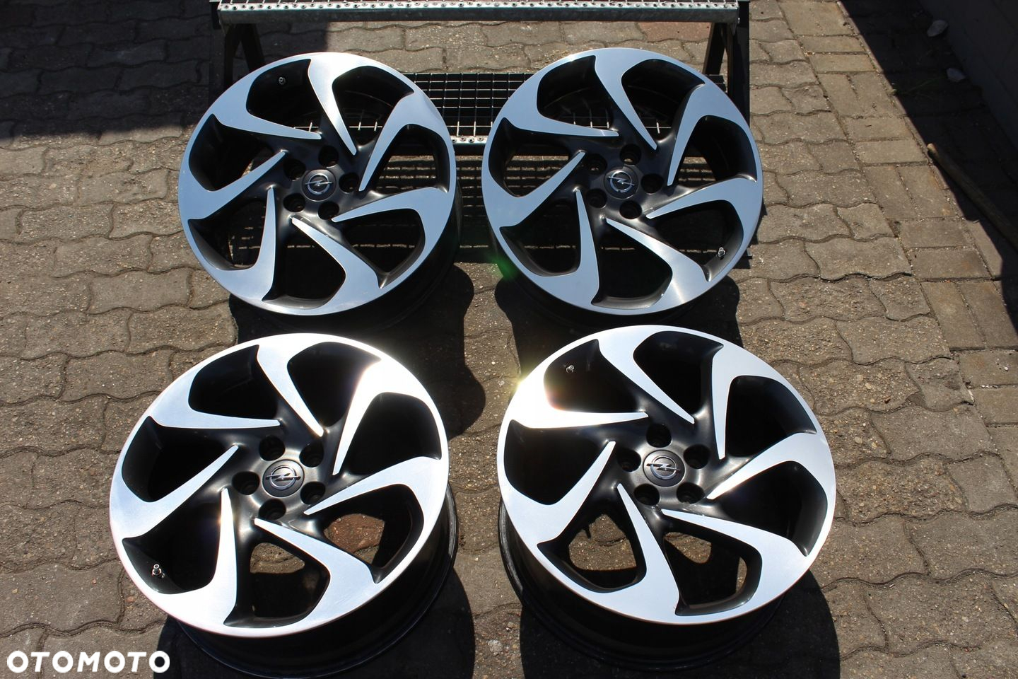ORYG OPEL INSIGNIA 20cali 5x120 ET41 8,5J TPMS - 2