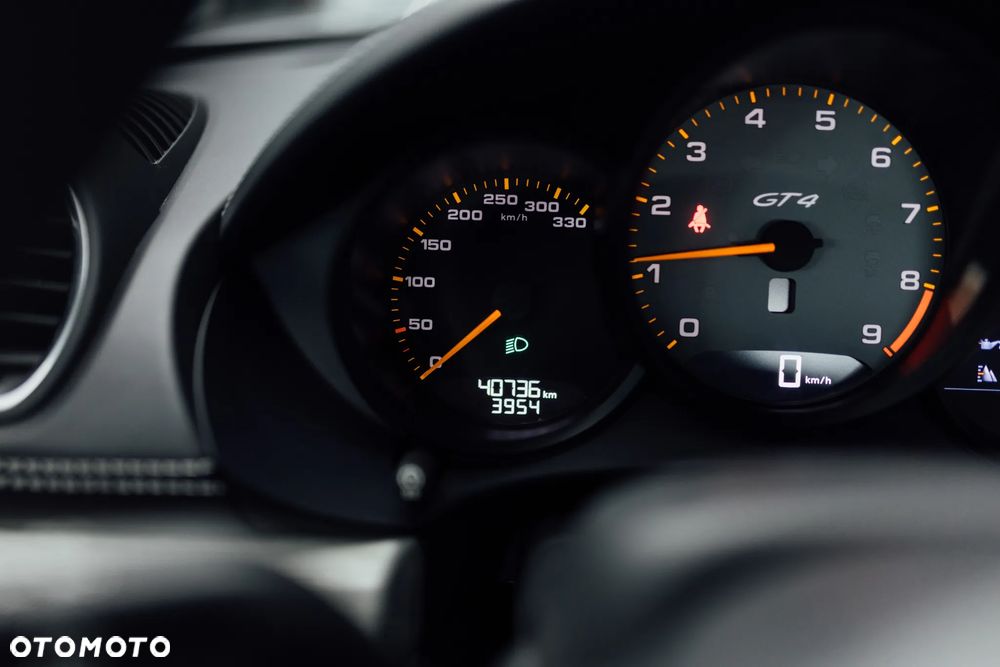 Porsche 718 Cayman - 38