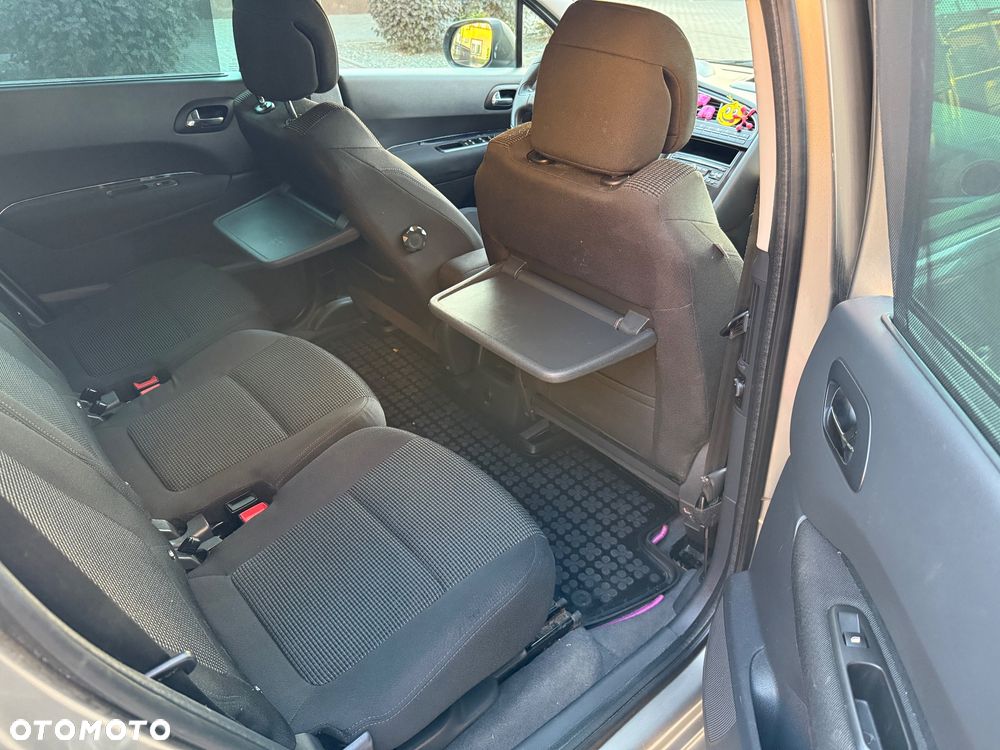 Peugeot 5008 155 THP Family - 14
