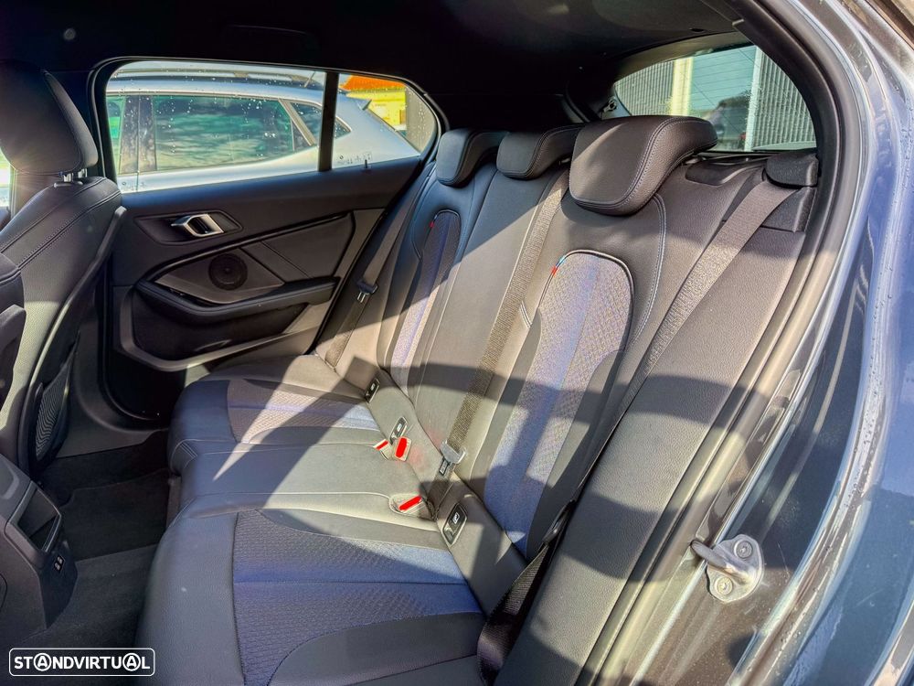 BMW 116 d Pack Desportivo M - 27