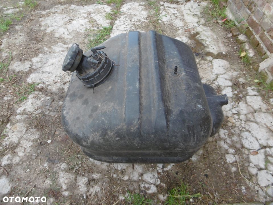 ZBIORNIK PALIWA BAK MERCEDES ATEGO - 2