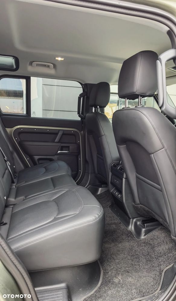 Land Rover Defender - 18