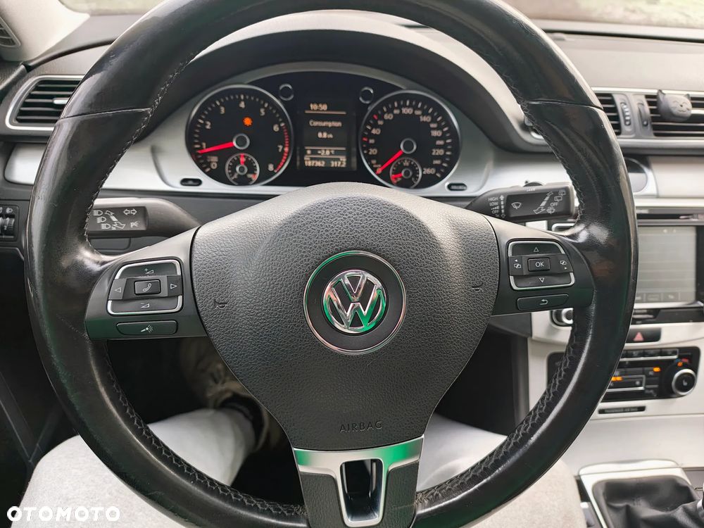 Volkswagen Passat 1.8 TSI Highline - 9