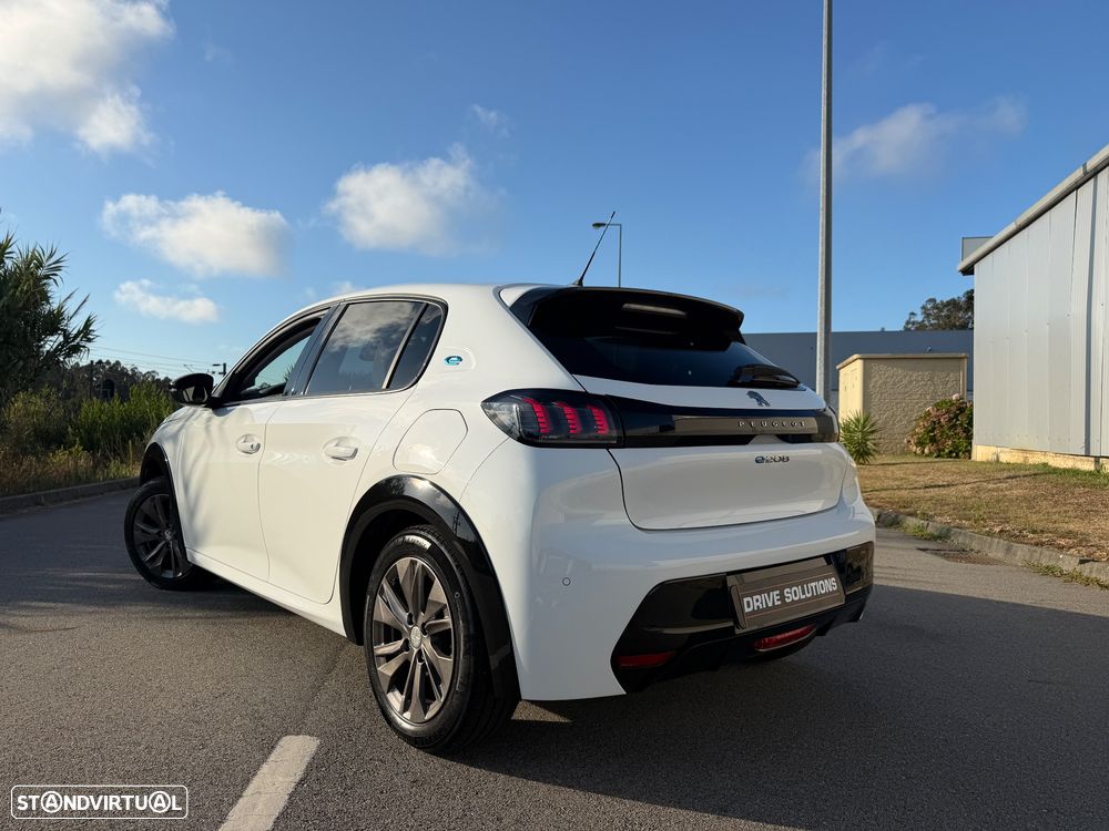 Peugeot e-208 Allure Pack - 5