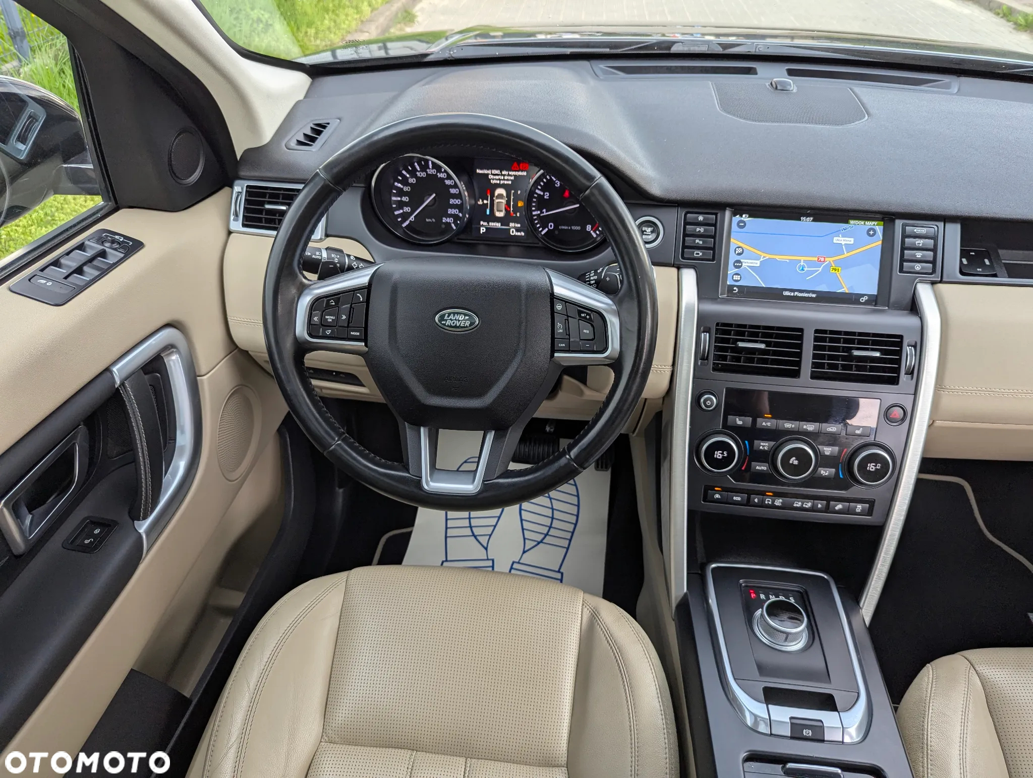 Land Rover Discovery Sport - 8