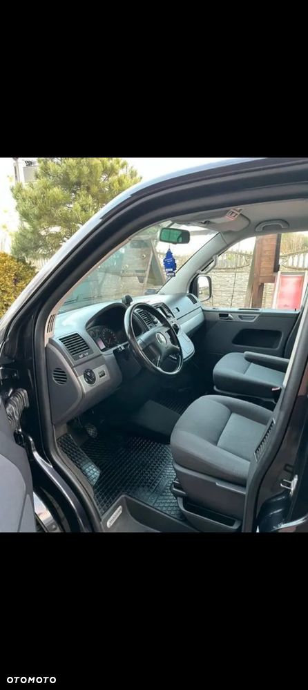 Volkswagen Multivan - 8