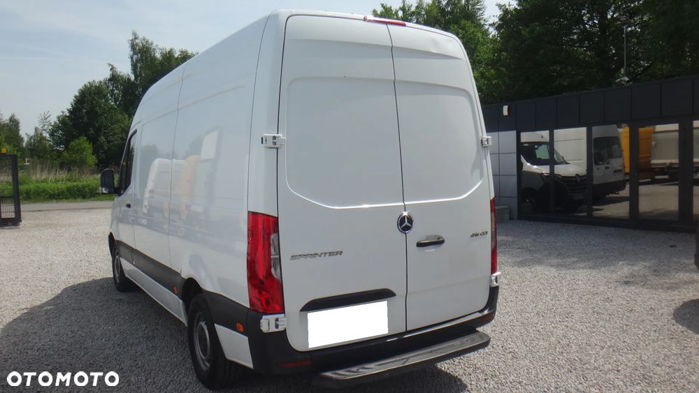 Mercedes-Benz Sprinter - 5