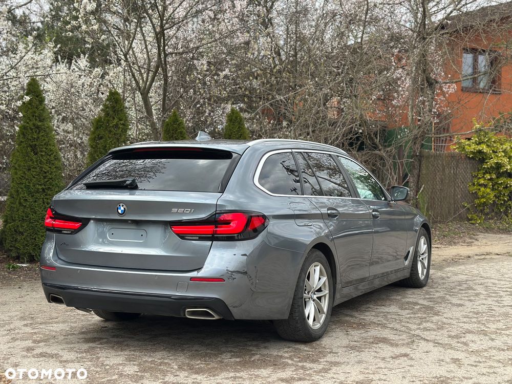 BMW Seria 5 520i mHEV - 7
