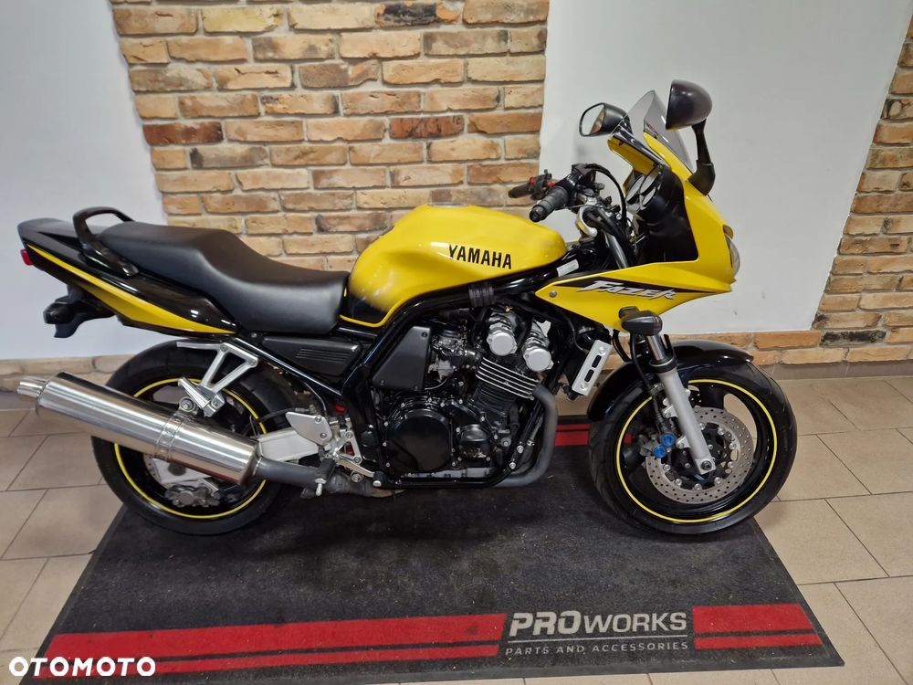 Yamaha FZS - 3