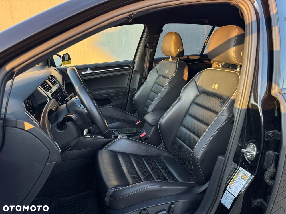 Volkswagen Golf - 6