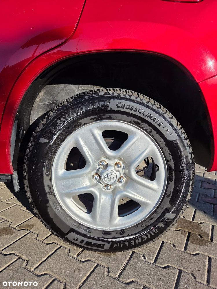 Toyota RAV4 - 8