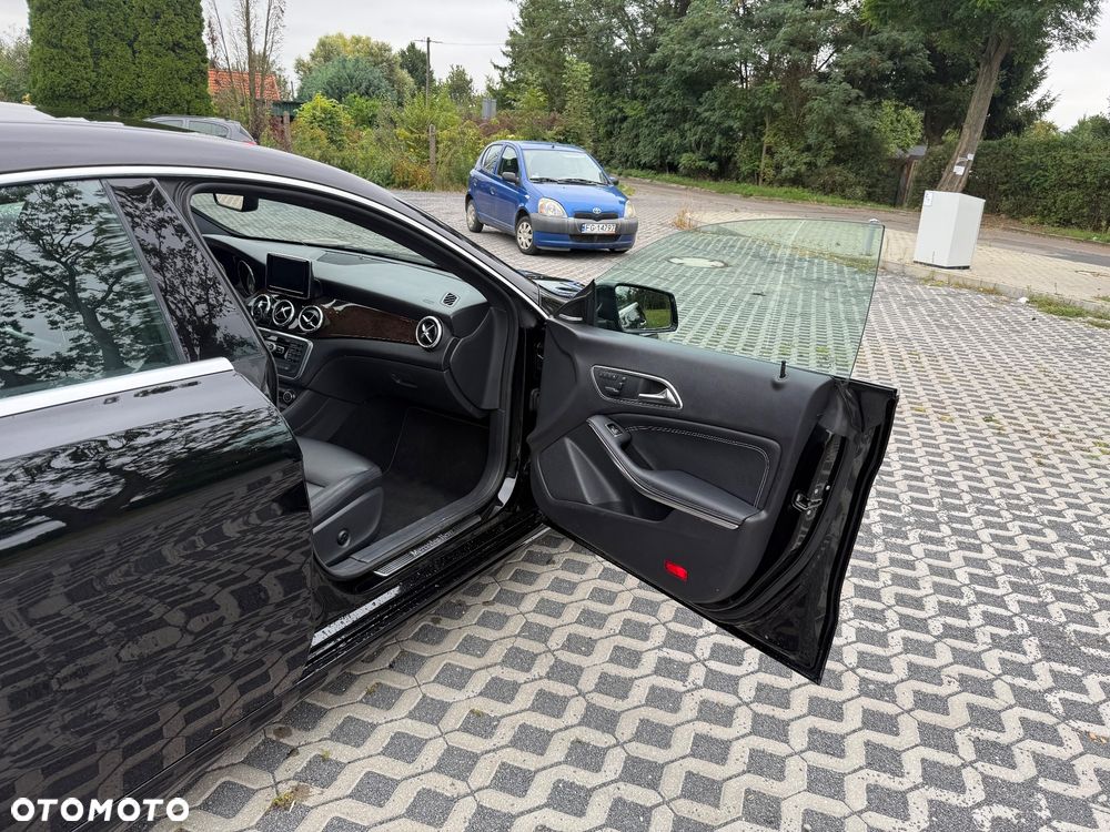 Mercedes-Benz CLA 250 7G-DCT AMG Line - 15