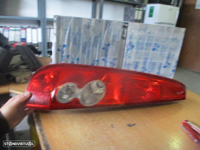 Farol Tras Stop2470 FORD FIESTA 2008 1.4 TDCI 70CV ESQ LENS - 4