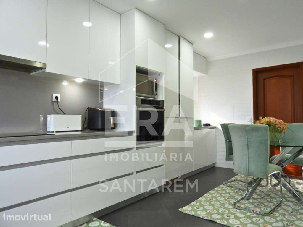 Moradia T4 no Planalto de Santarém - Grande imagem: 5/18