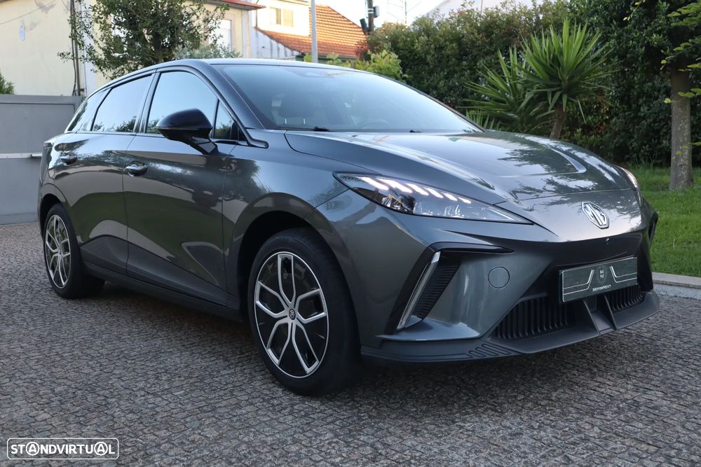 MG MG4 64 kWh Luxury - 2