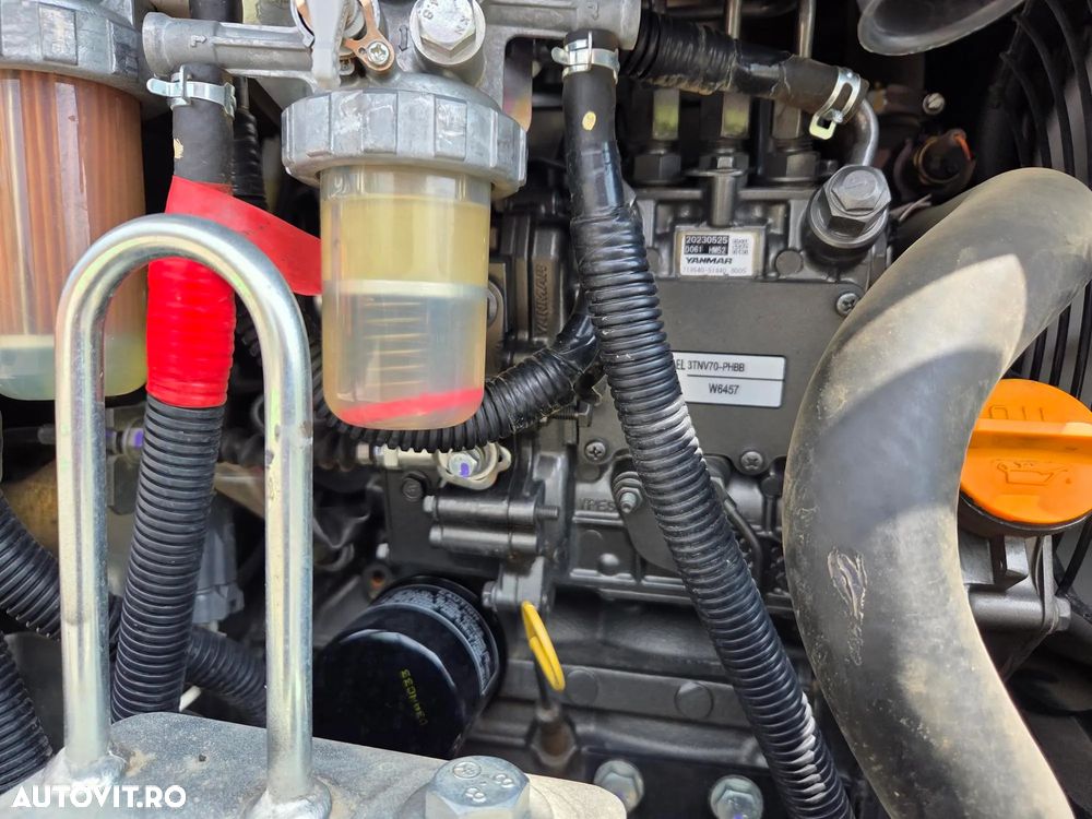 Hitachi ZX19U-6, 2tone, 2024, 539h, rotire in gabarit, Adanc sapare 2,5m, CUPLA RAPIDA+3 CUPE, Senile cauciuc 80% ok extensibile, latime 0,8m, inst picon, LAMA, produs in JAPONIA, sistem antifurt, posibilitate leasing 4ani-CA NOU-PROMOTIE 18.900 EUR+Tva - 19