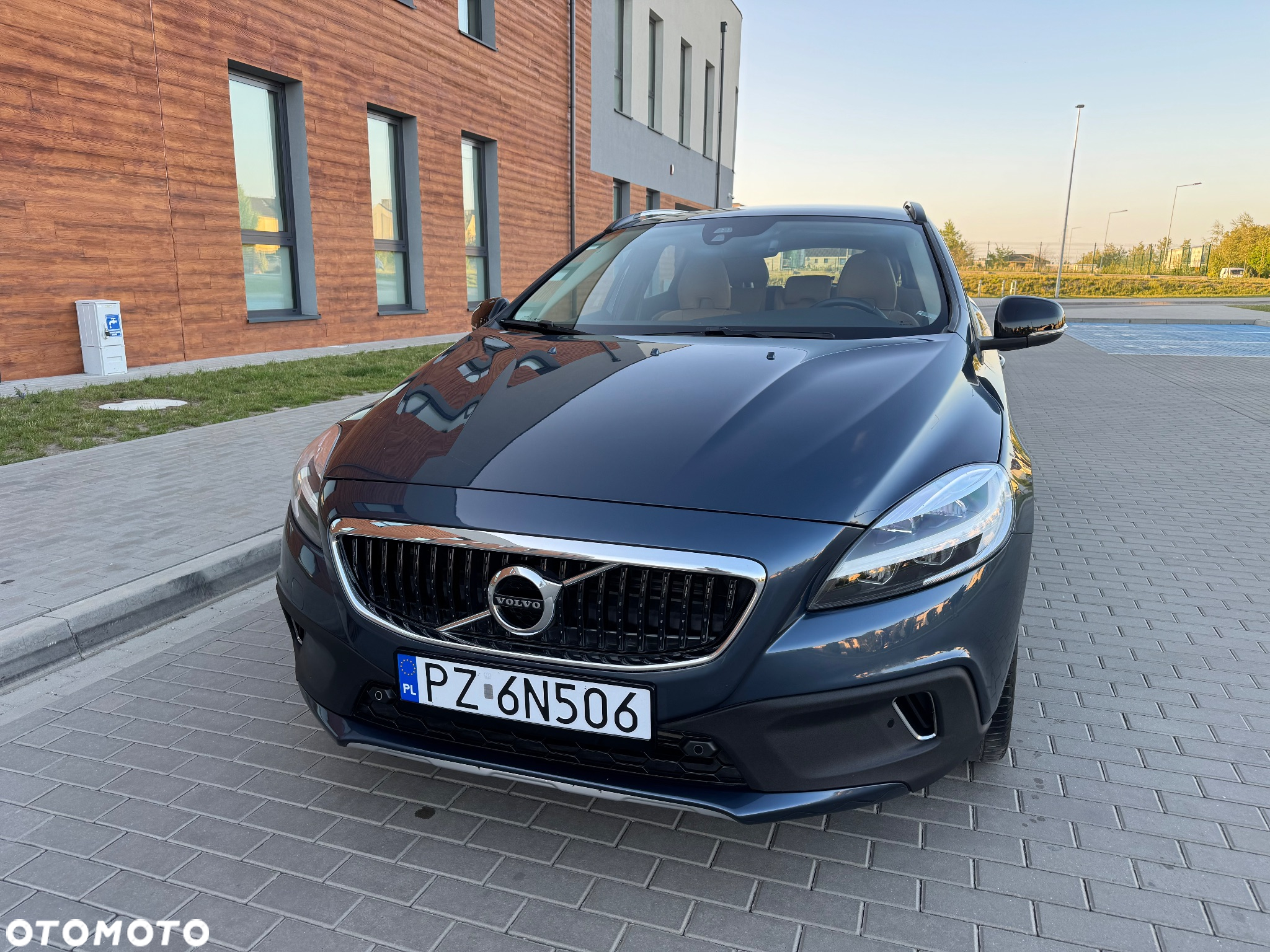 Volvo V40 Cross Country T3 Geartronic Momentum - 13