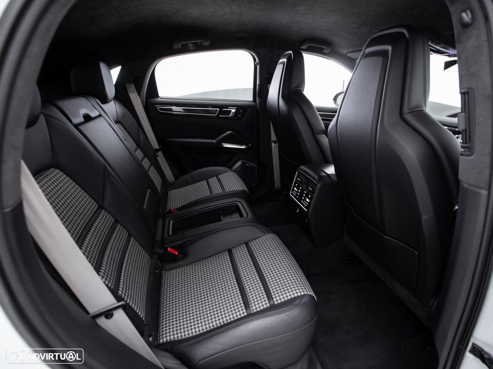 Porsche Cayenne Coupé Turbo S E-Hybrid - 11