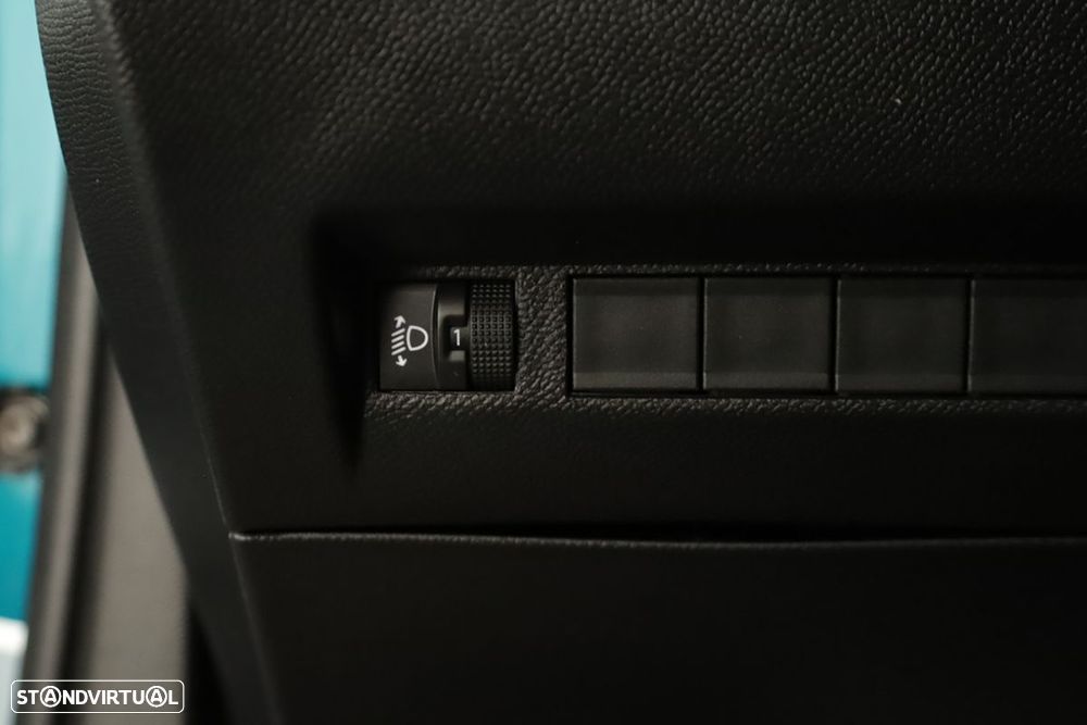 Peugeot 2008 1.2 Allure - 20