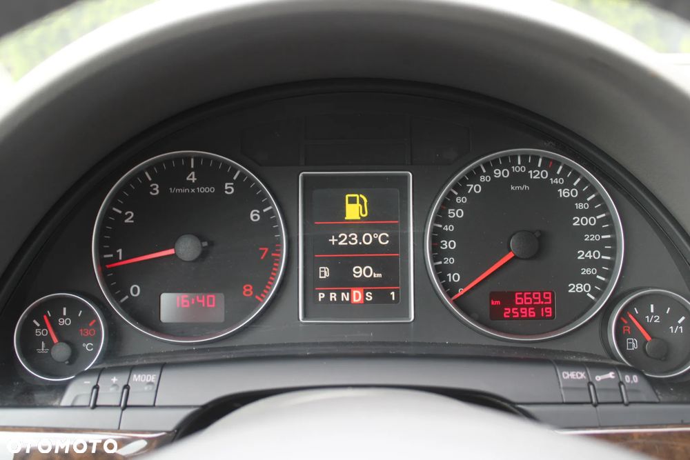 Audi A4 Limousine 2.0 T FSI quattro tiptronic - 38