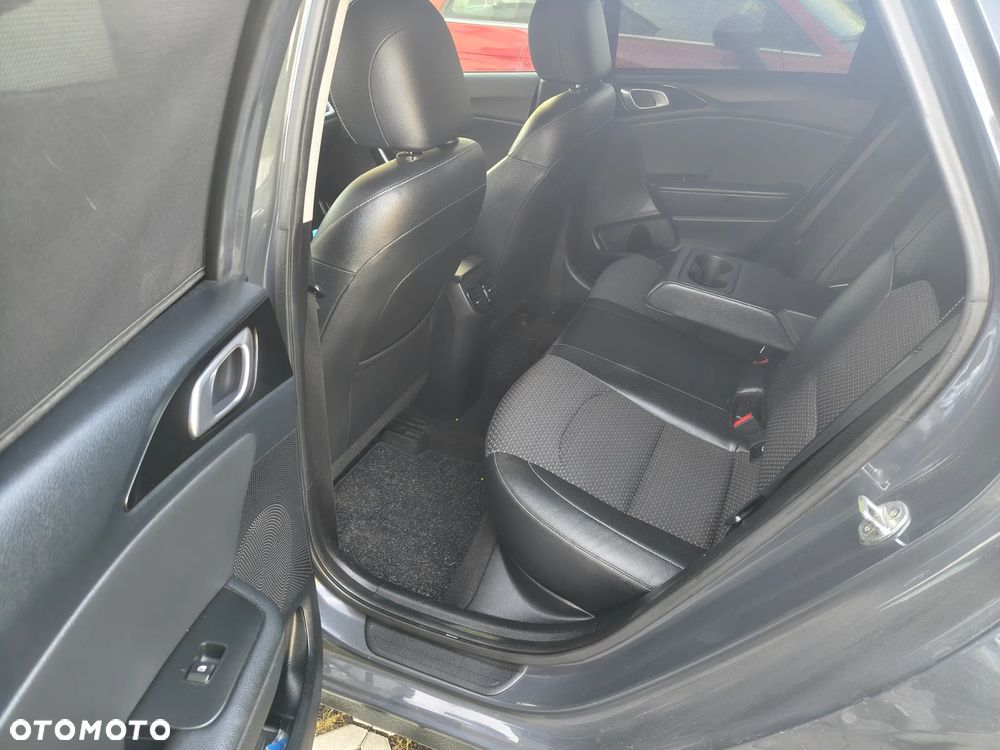 Kia Ceed 1.6 CRDi mHEV L Business Line - 7