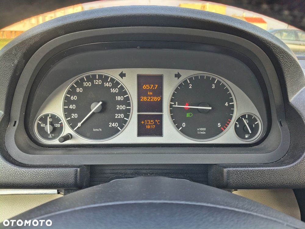 Mercedes-Benz Klasa B 180 CDI Special Edition - 31
