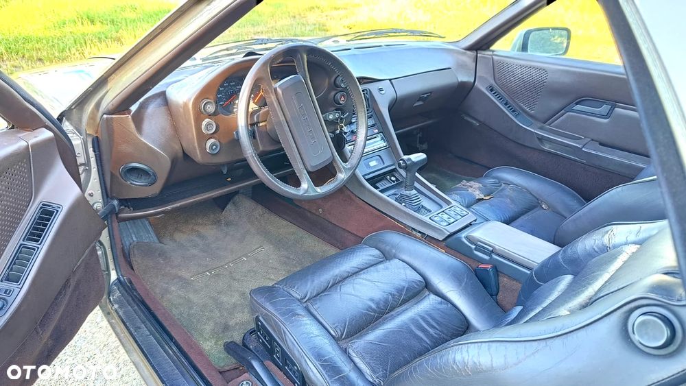 Porsche 928 - 16