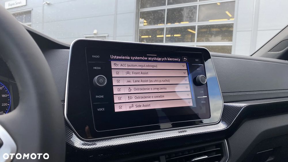 Volkswagen T-Cross 1.0 TSI R-Line Plus DSG - 17