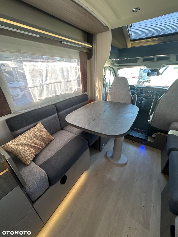 Ford CHAUSSON 720 Titanium Premium - 9
