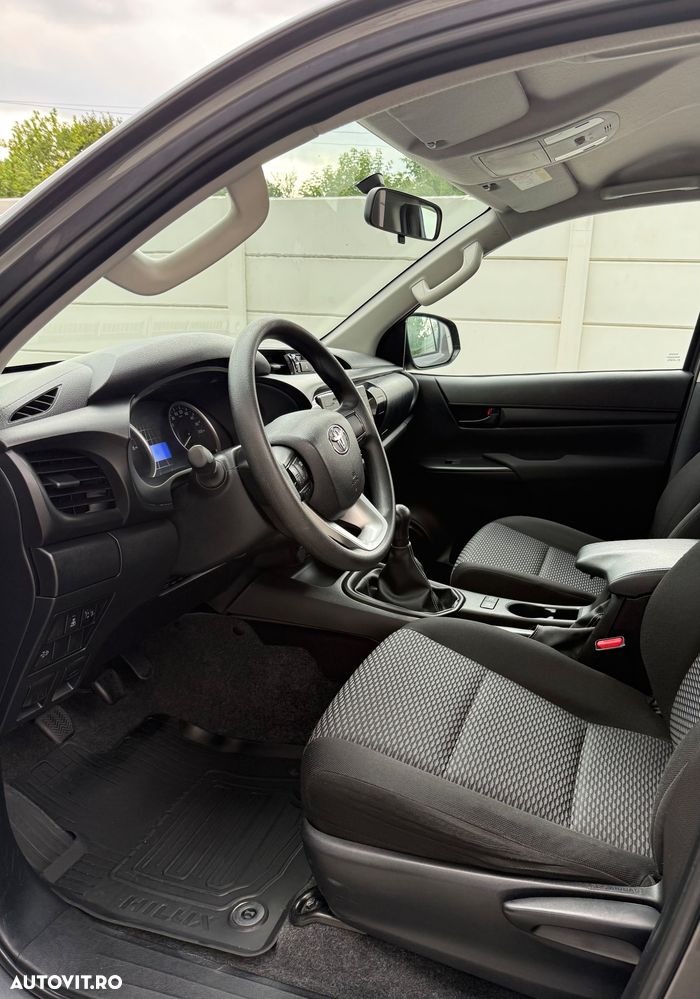 Toyota Hilux 4x4 Double Cab M/T Comfort - 7