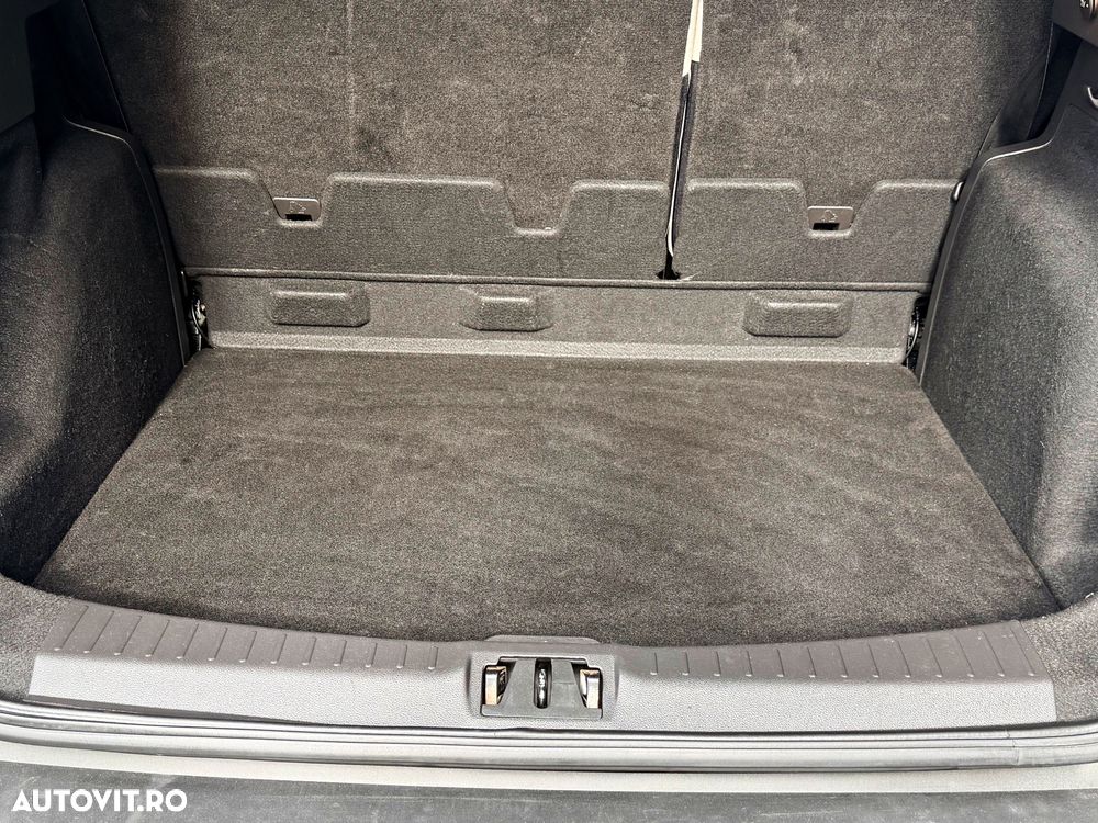 Ford Kuga - 23