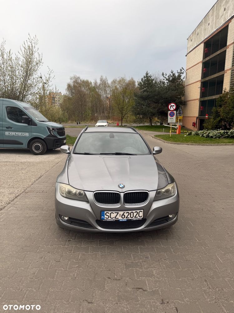 BMW Seria 3 318d - 11
