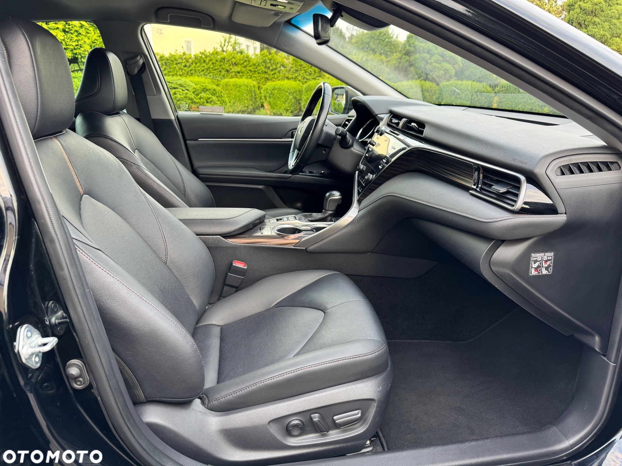 Toyota Camry 2.5 Hybrid Executive CVT - 17
