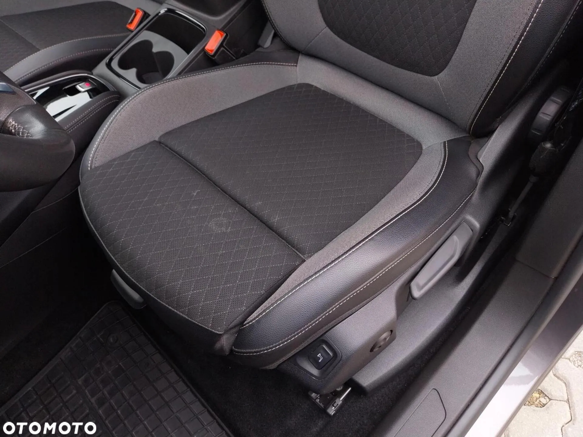 Opel Grandland X 1.2 T GPF Design Line S&S - 12