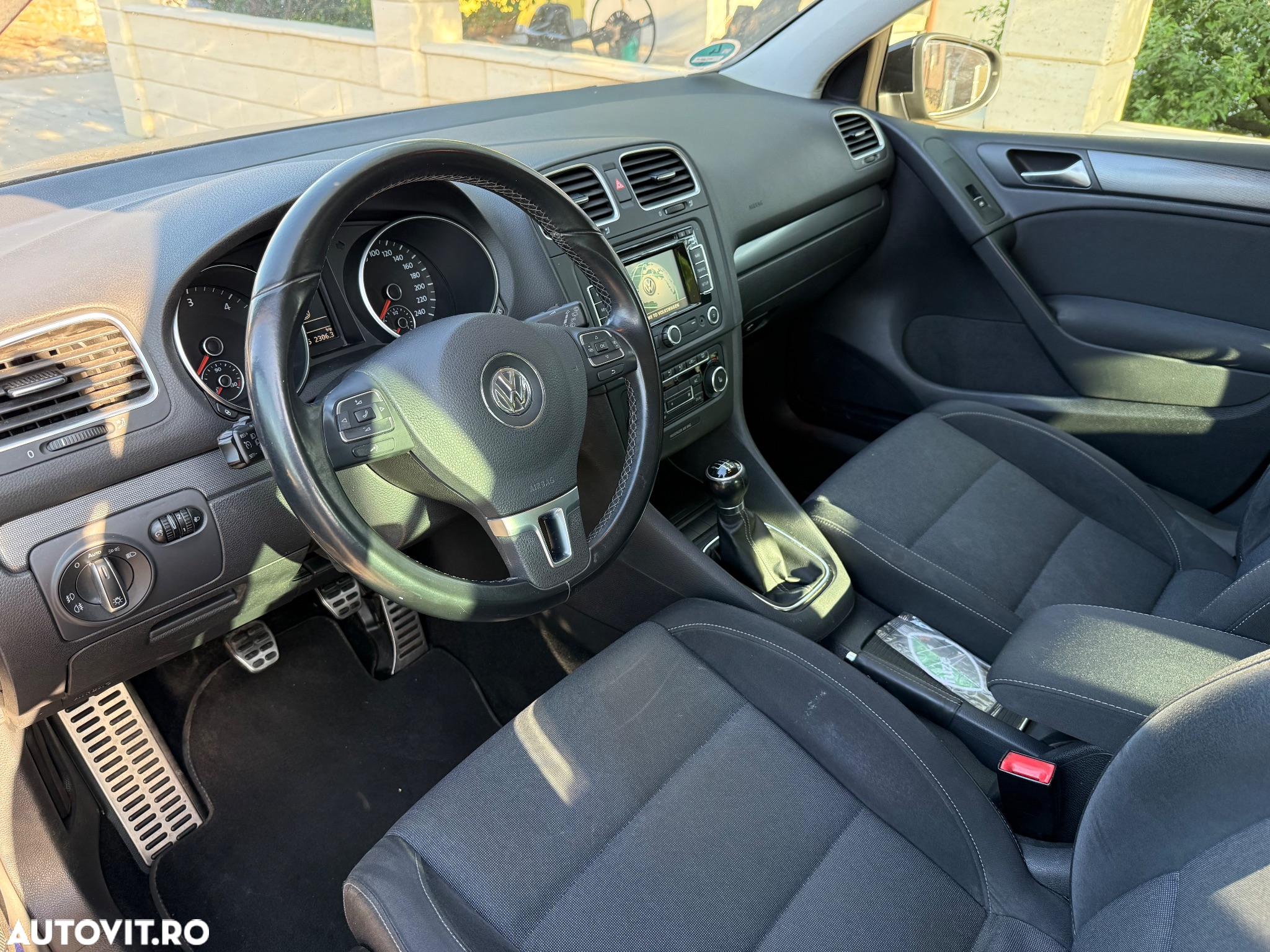 Volkswagen Golf 1.6 TDI BMT Comfortline - 11