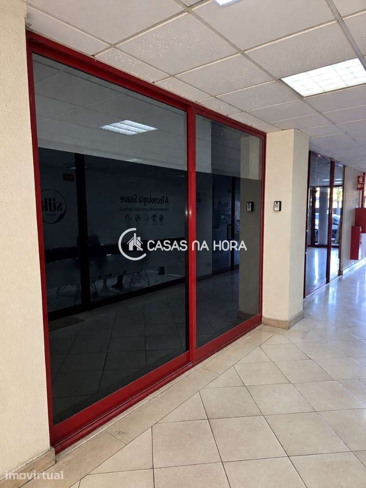 Loja Matosinhos Sul + Lugar de Garagem - Grande imagem: 2/4