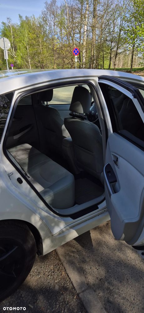 Toyota Prius 1.8 HSD Premium - 4