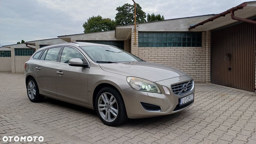 Volvo V60 D5 AWD Summum - 6