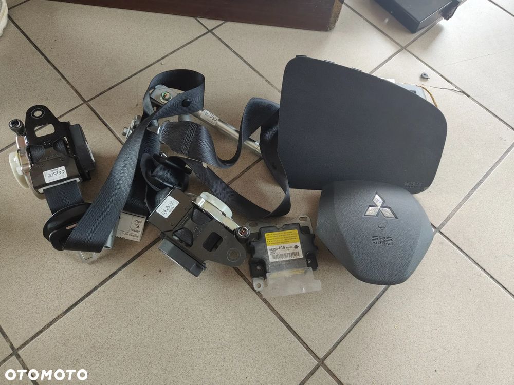 Mitsubishi Space Star II 2012-- poduszki powietrzne komplet Oryginalnych