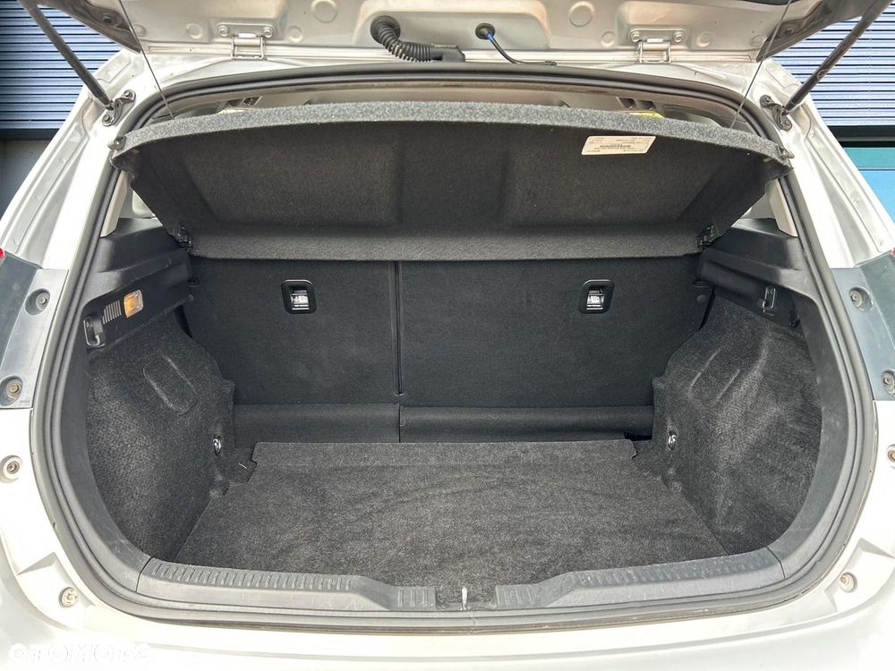 Toyota Auris 1.6 Premium - 26