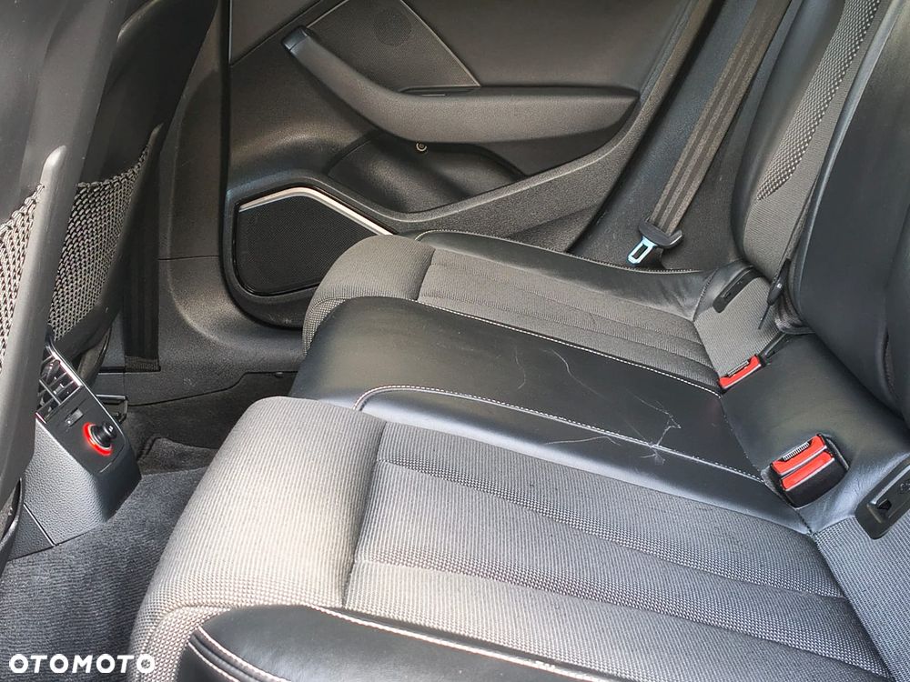 Audi A3 Sportback 1.4 TFSI e-tron S line Sportpaket - 40