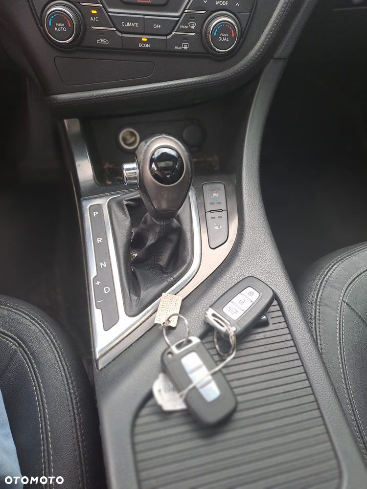 Kia Optima - 11