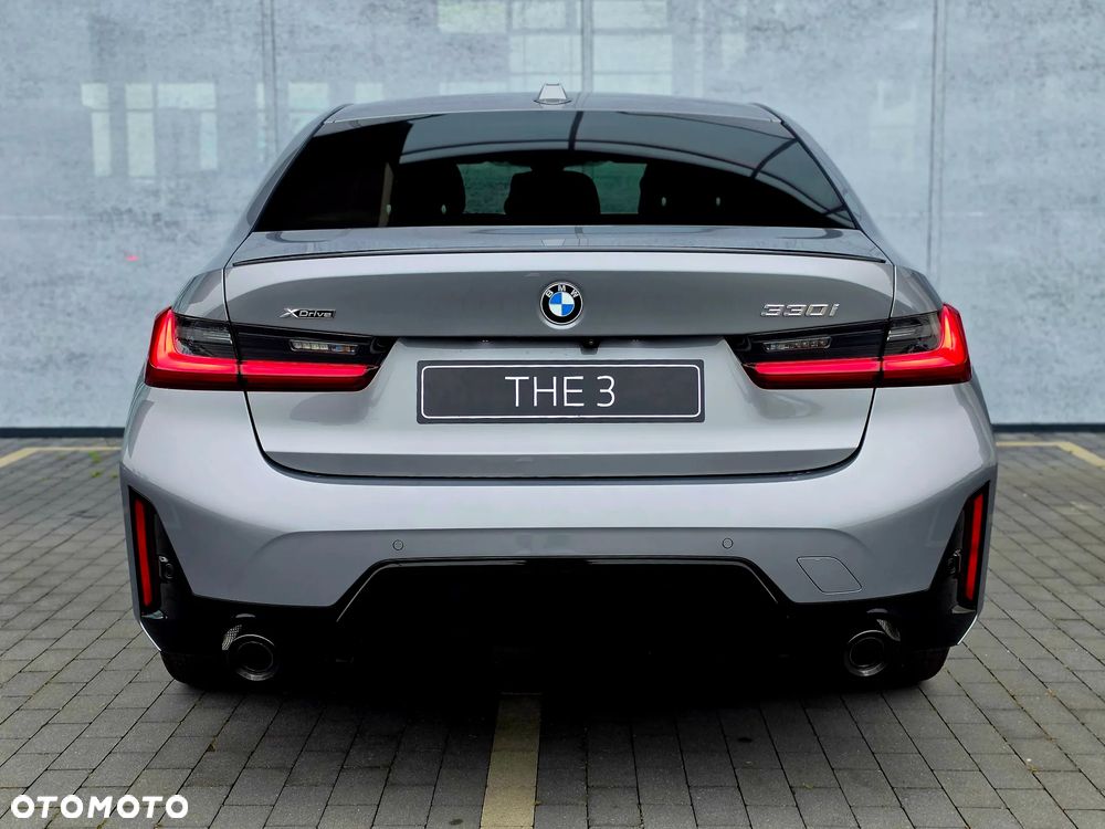 BMW Seria 3 330i xDrive M Sport - 5