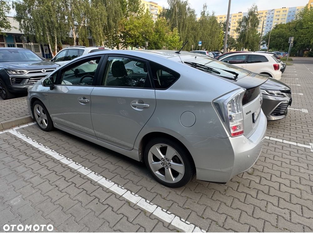 Toyota Prius (Hybrid) - 2