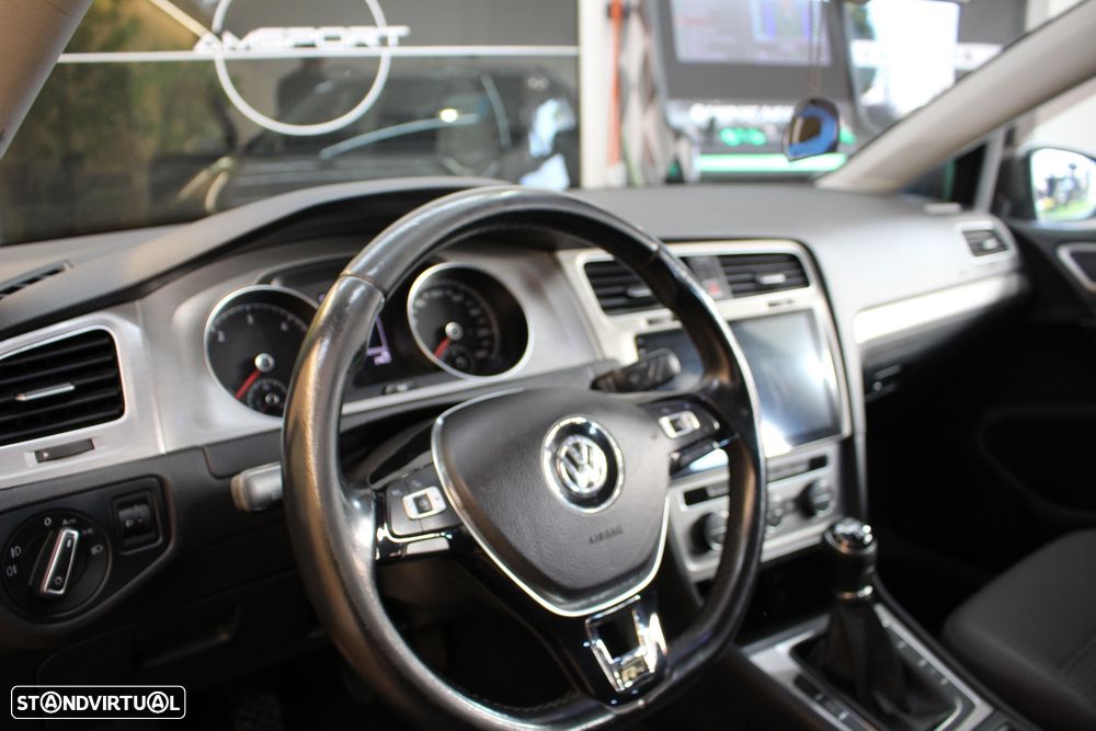 VW Golf 1.6 TDi R-Line - 14